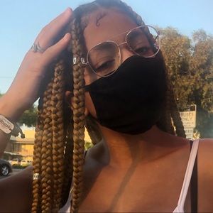 Meet your Posher, Dlyah